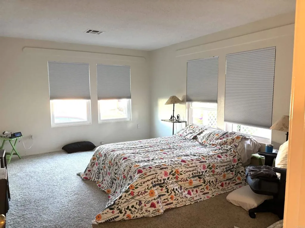 https://cdn.realtyfeed.com/cdn/127/306489762/b07ac3bfee4949f3c3df7adfff15d109.webp