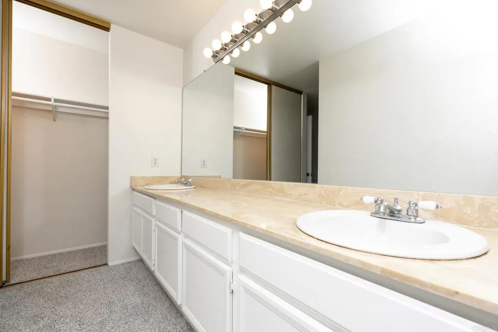 https://cdn.realtyfeed.com/cdn/127/306489860/b674d2a29dc8fda2a92eaaef1992bf0c.webp