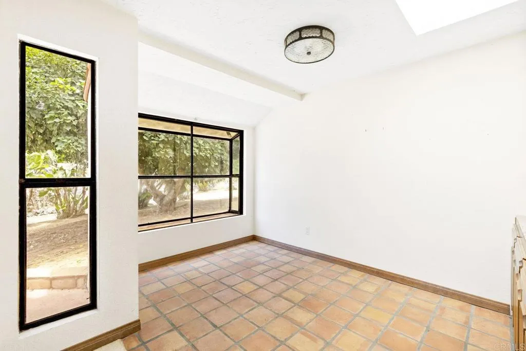https://cdn.realtyfeed.com/cdn/127/306489872/37833ab40ca60d2ca1243f6fbfc87c7f.webp
