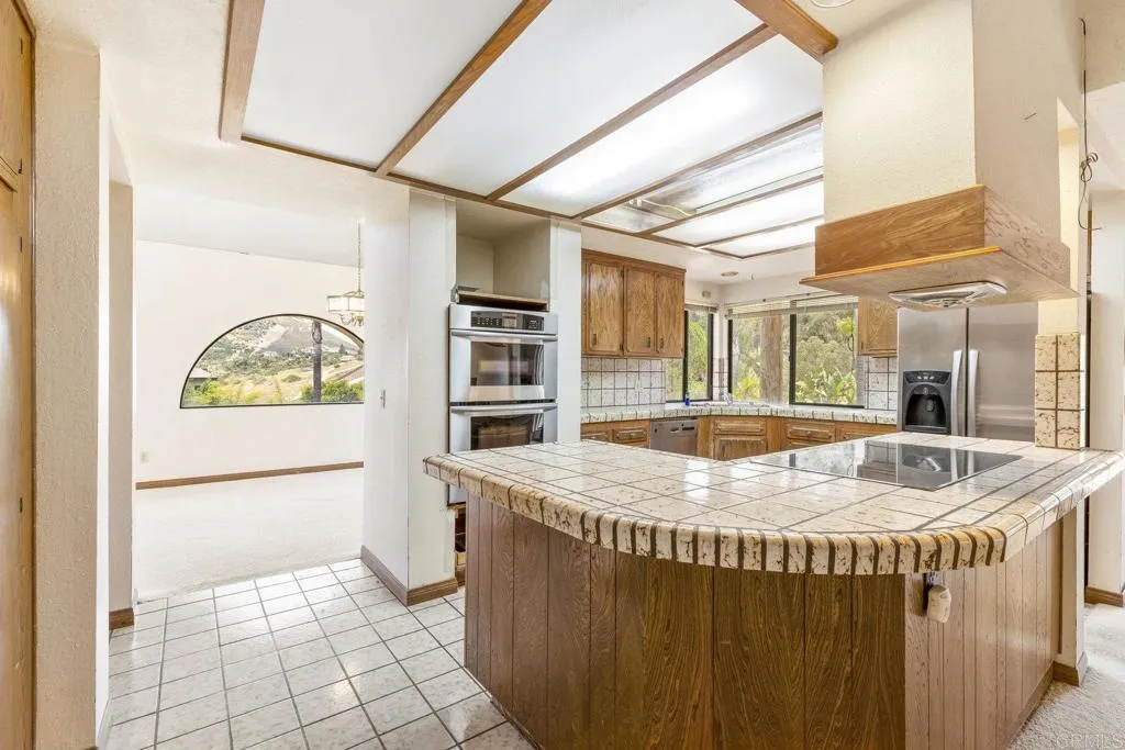 https://cdn.realtyfeed.com/cdn/127/306489872/51bc45c8bcfcbf03625e39561f11b833.webp
