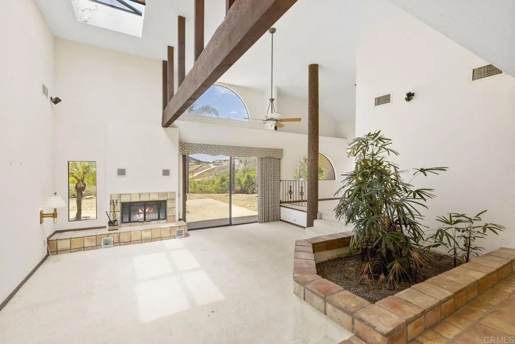 https://cdn.realtyfeed.com/cdn/127/306489872/b2dd4d3e9739d72cde5995d839fcf54a.webp