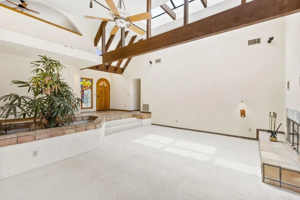 https://cdn.realtyfeed.com/cdn/127/306489872/c94377f455c89c94be12db2dcc9570f8.webp