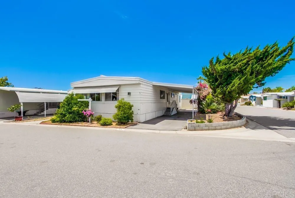 https://cdn.realtyfeed.com/cdn/127/306489883/23411404e3027cc87b7bae0926f7fc13.webp