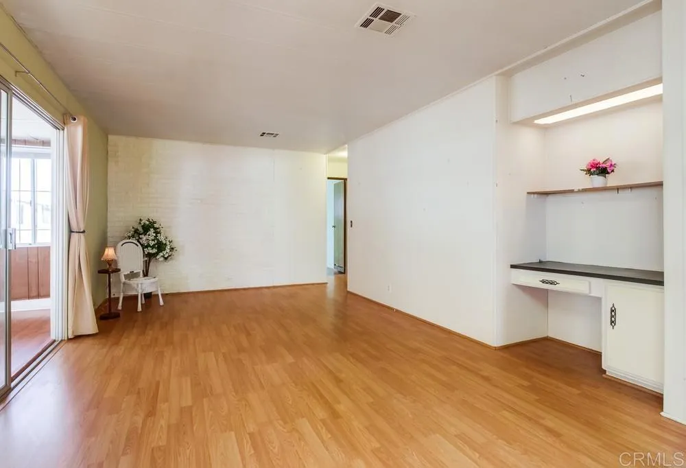 https://cdn.realtyfeed.com/cdn/127/306489883/fb27b6e3da8aca4ae4b344193e909931.webp