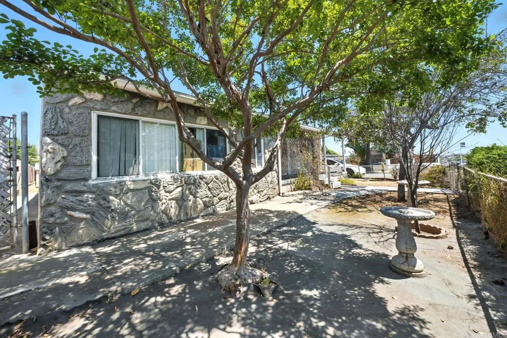 https://cdn.realtyfeed.com/cdn/127/306489888/4ed17a56a7eb50491a49f8bee3befc90.webp