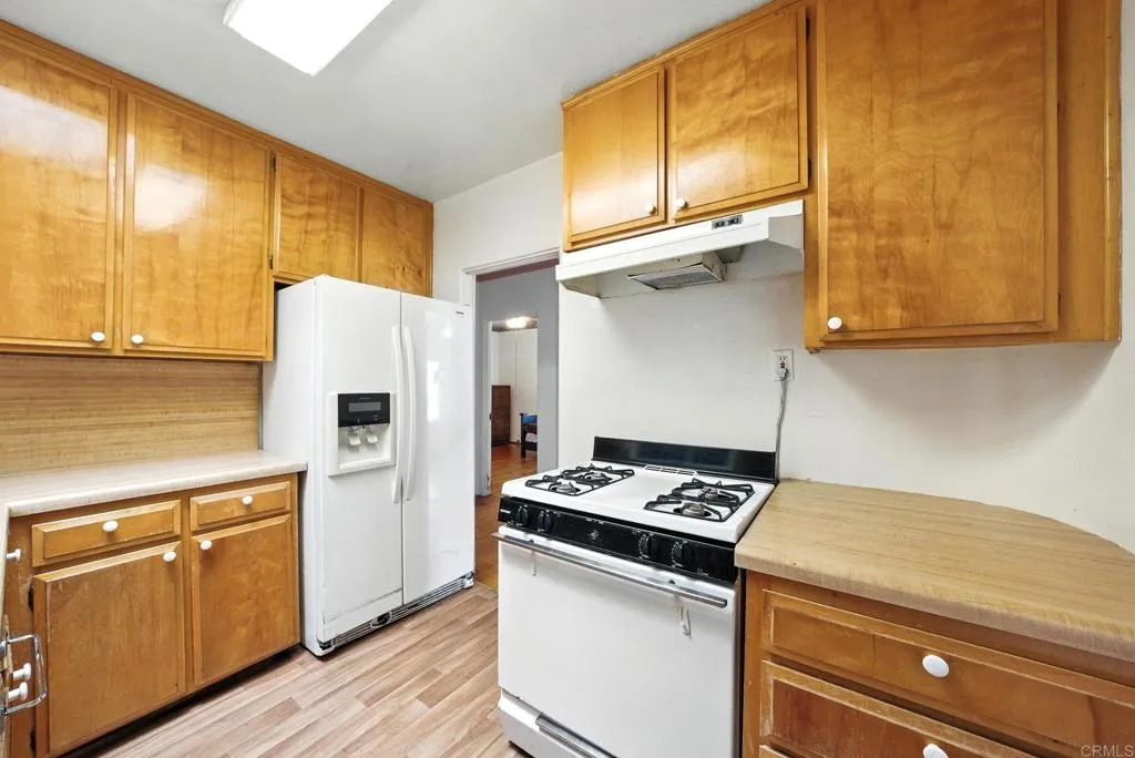 https://cdn.realtyfeed.com/cdn/127/306489888/b361f70a1b55bbff48a9af2bb06d20e7.webp
