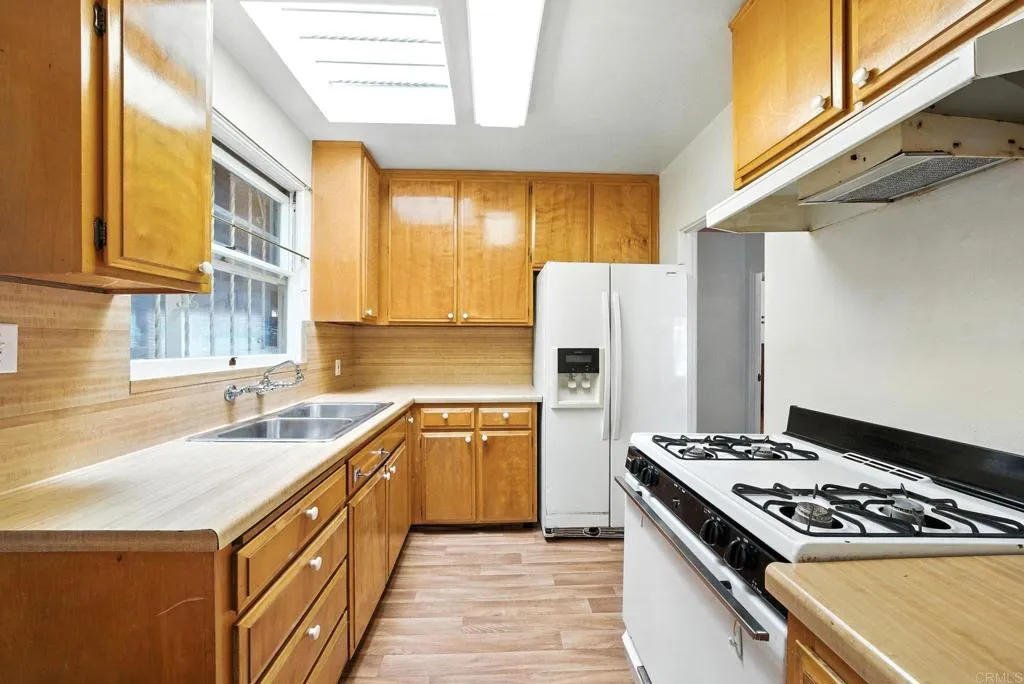 https://cdn.realtyfeed.com/cdn/127/306489888/ca2f7f4be5b4b2a804e05fa3b2e83b2c.webp