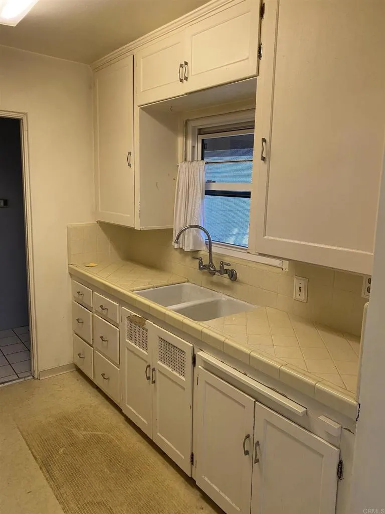 https://cdn.realtyfeed.com/cdn/127/306489908/615476055ed77177202e85d645368548.webp