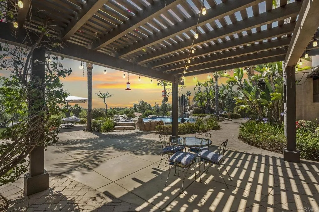 https://cdn.realtyfeed.com/cdn/127/306489911/2d529cb2adec1742470eb5aaf51d8261.webp
