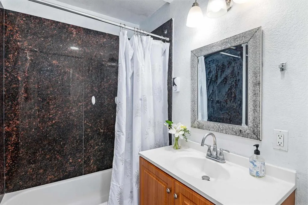 https://cdn.realtyfeed.com/cdn/127/306489917/83dfe2d6712068149f195be4538c1703.webp