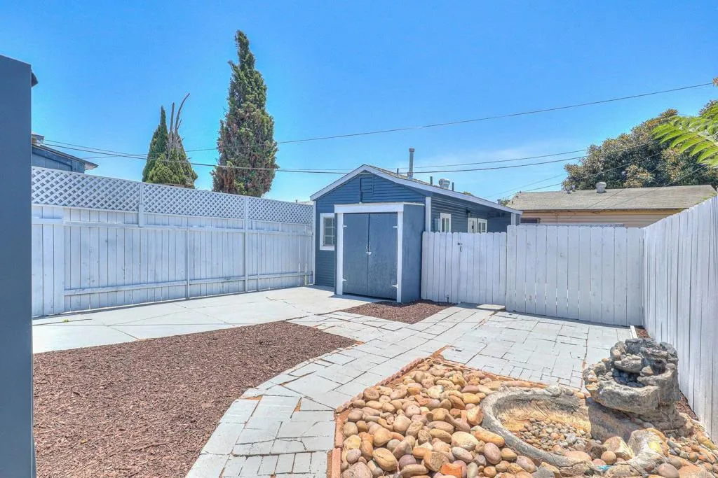 https://cdn.realtyfeed.com/cdn/127/306489938/d460388401c3c9f58e4f650edd14f9b9.webp
