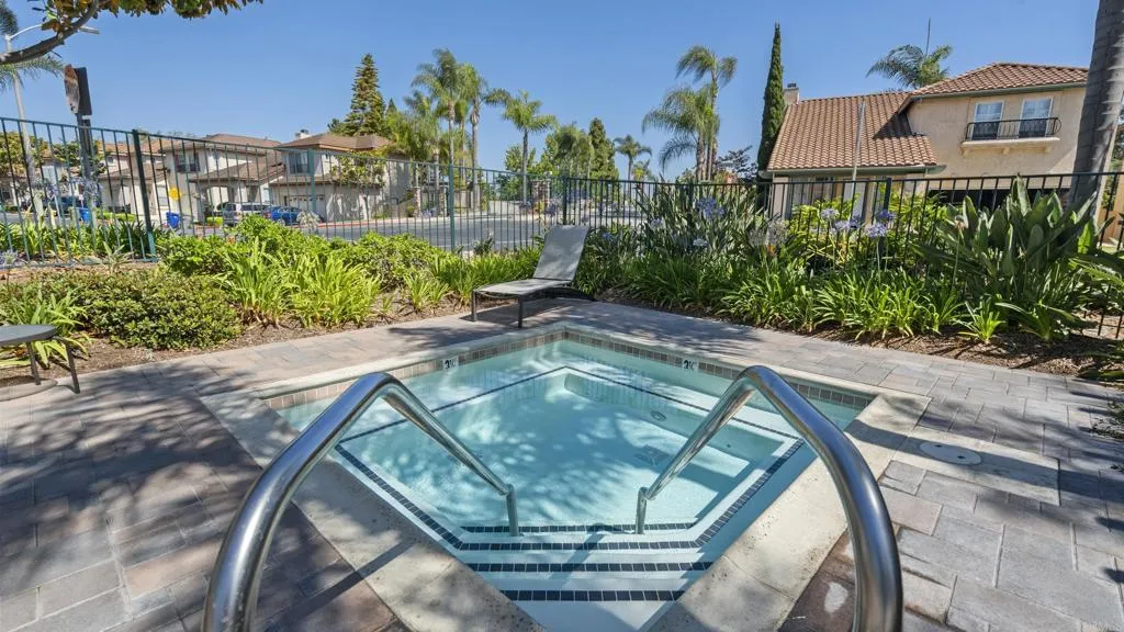https://cdn.realtyfeed.com/cdn/127/306489991/085eee0cdb044ebfdc2cb340a9110cb4.webp