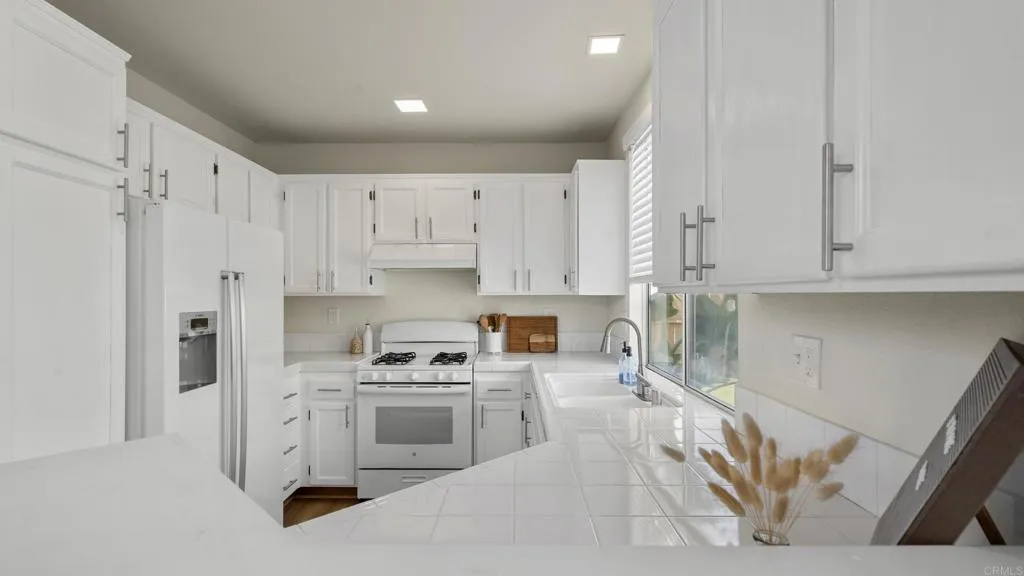 https://cdn.realtyfeed.com/cdn/127/306489991/4bcfa525246b7cb812d7aa1ab299d79b.webp