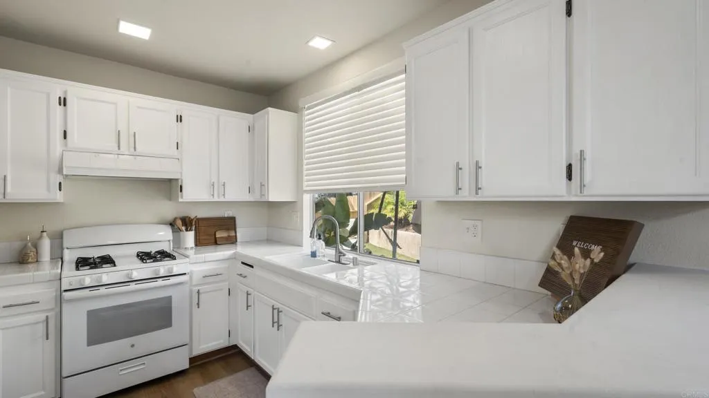 https://cdn.realtyfeed.com/cdn/127/306489991/c5c2781eda1acd3cc1ba7ebf8dd7537f.webp