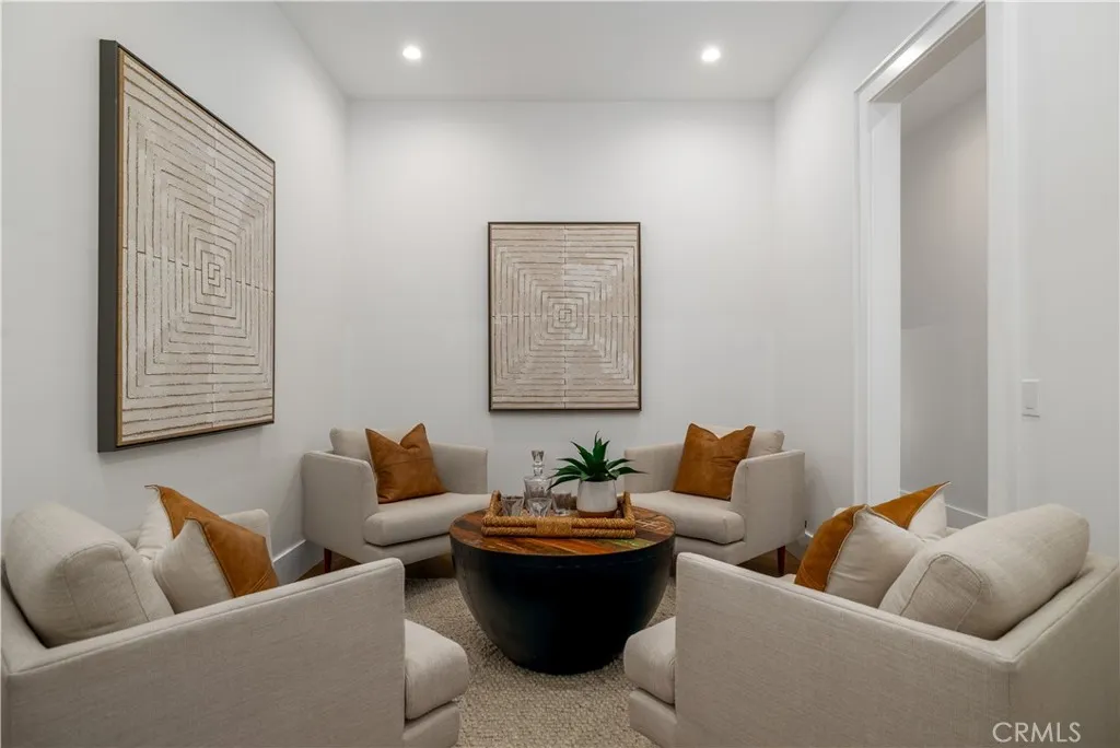 https://cdn.realtyfeed.com/cdn/127/306490227/b41f086273f1970e76cd127850028d03.webp