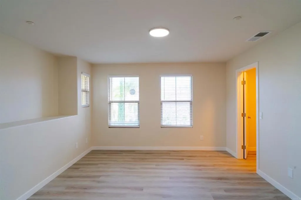 https://cdn.realtyfeed.com/cdn/127/306490359/26b30d2fb44498d2fbecddf61a5ad930.webp