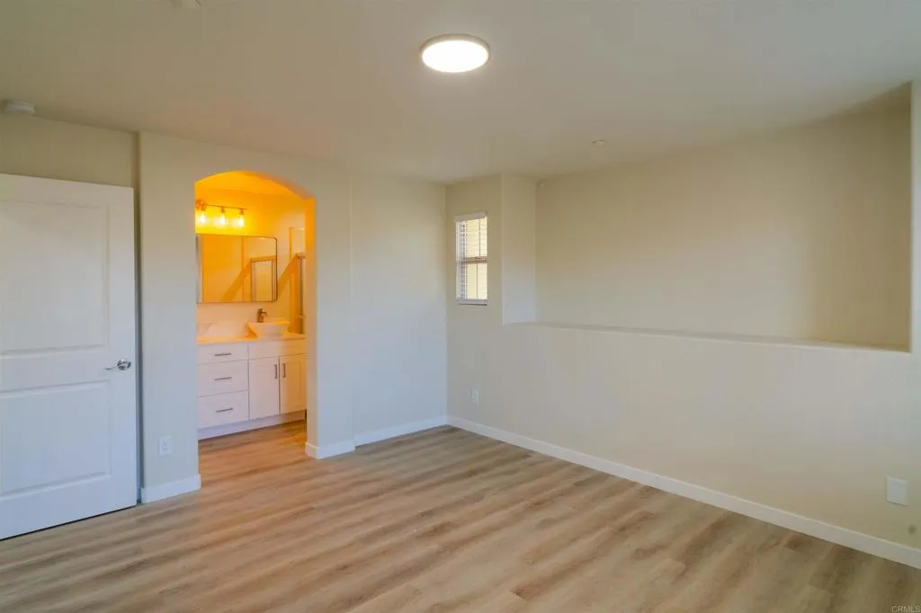 https://cdn.realtyfeed.com/cdn/127/306490359/36a4bc20755d41a6610bf7d0cfa23f5d.webp