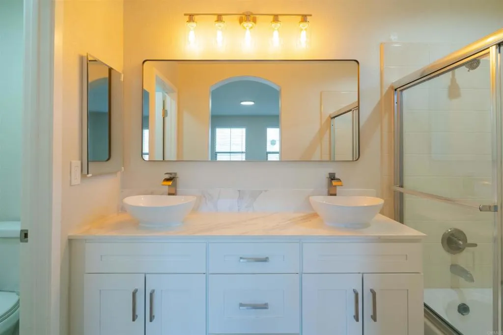 https://cdn.realtyfeed.com/cdn/127/306490359/8168bc31411f8c022c03fbe0d9f3a8c6.webp