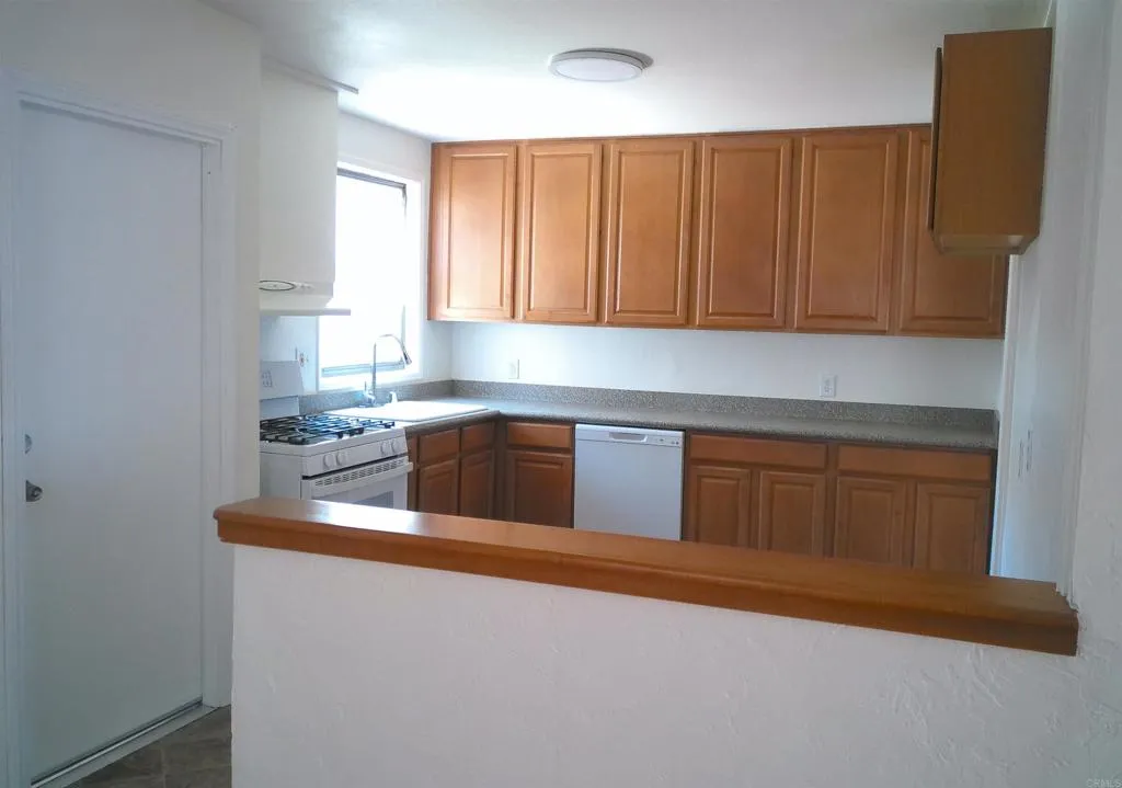 https://cdn.realtyfeed.com/cdn/127/306490438/b500fb40eb468955b6157cc597850ae1.webp