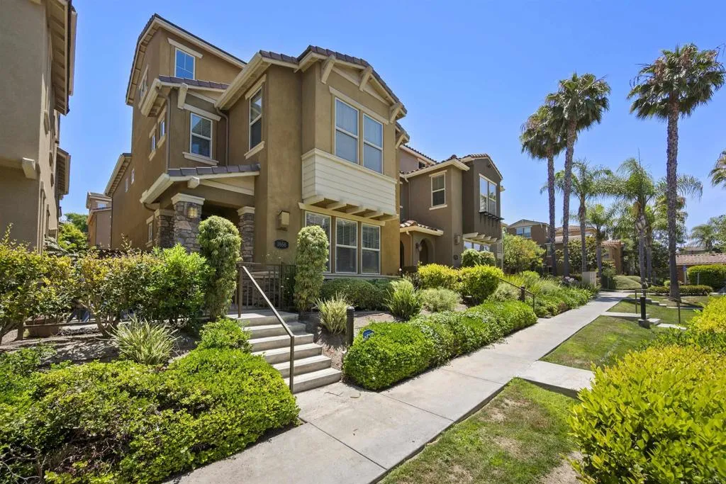 https://cdn.realtyfeed.com/cdn/127/306490439/aa9434e1000a085be61ec2e55f88d998.webp
