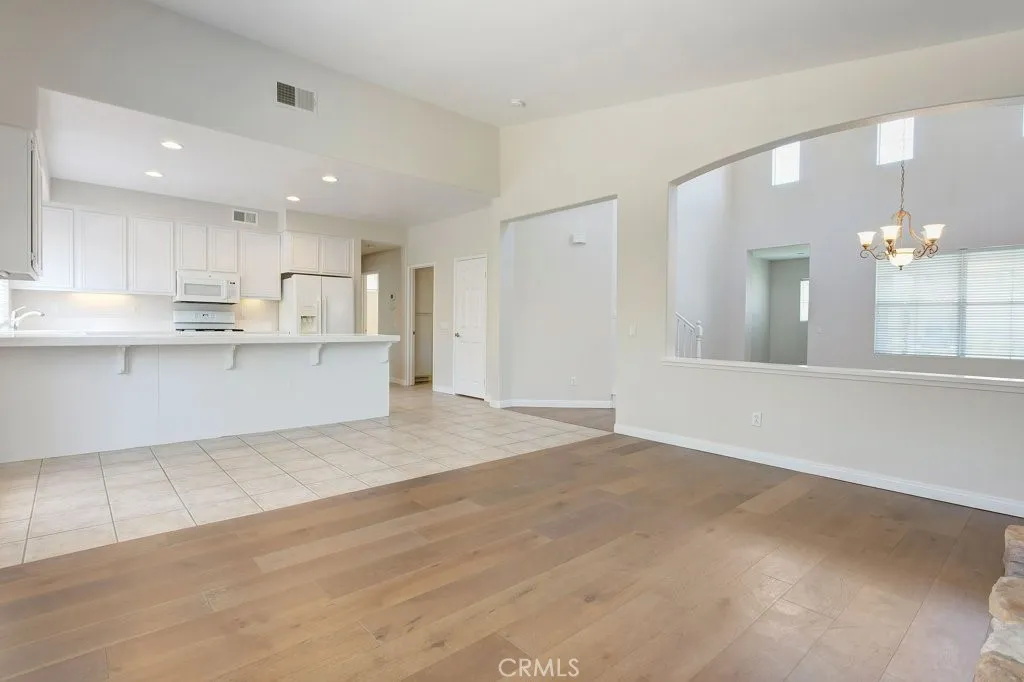 https://cdn.realtyfeed.com/cdn/127/306490451/c785f2de0e92158e30cc8f7b0fb13dcf.webp
