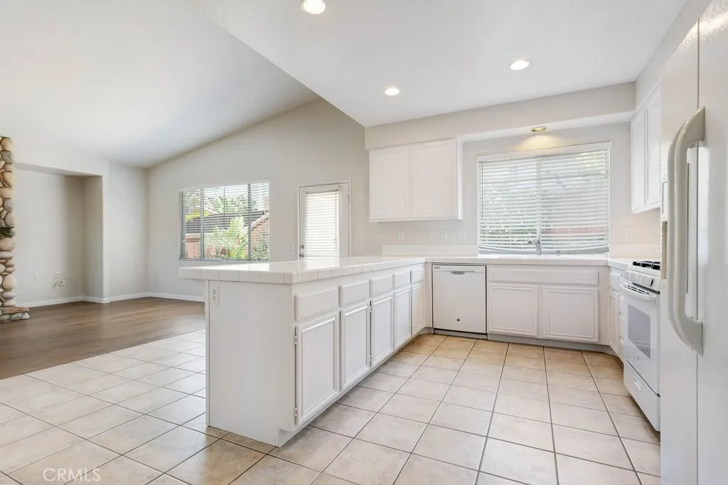 https://cdn.realtyfeed.com/cdn/127/306490451/ee3bd7b0c968ab5f6795b37a9baa5718.webp