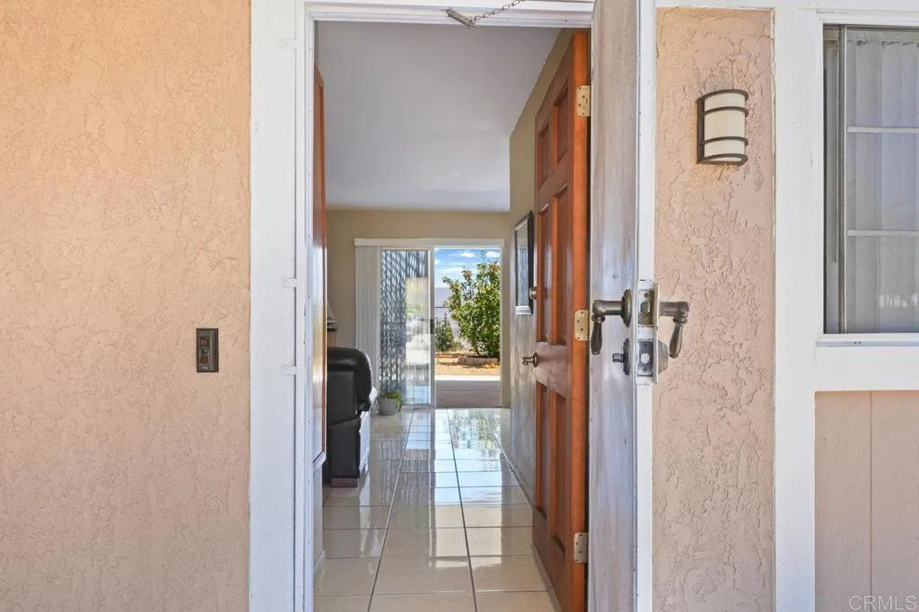https://cdn.realtyfeed.com/cdn/127/306490582/4b80e44cc7a0d0c79fff96cc98eb58f9.webp