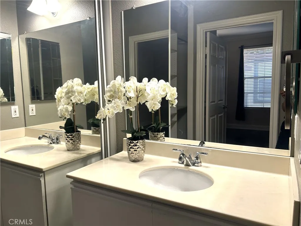https://cdn.realtyfeed.com/cdn/127/306490666/52d28b214b4017fd290870b71c9b3000.webp
