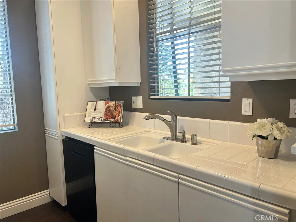 Photo #7: TR25156366 Listing: Photo #7