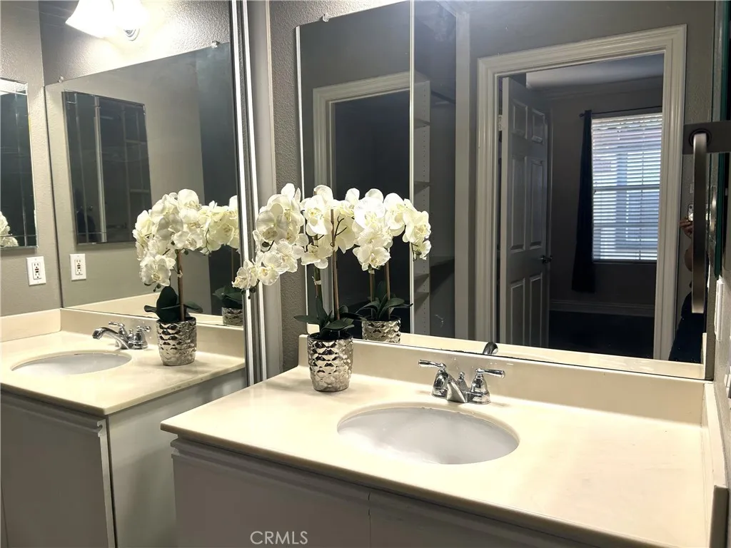 Photo #13: TR25156366 Listing: Photo #13