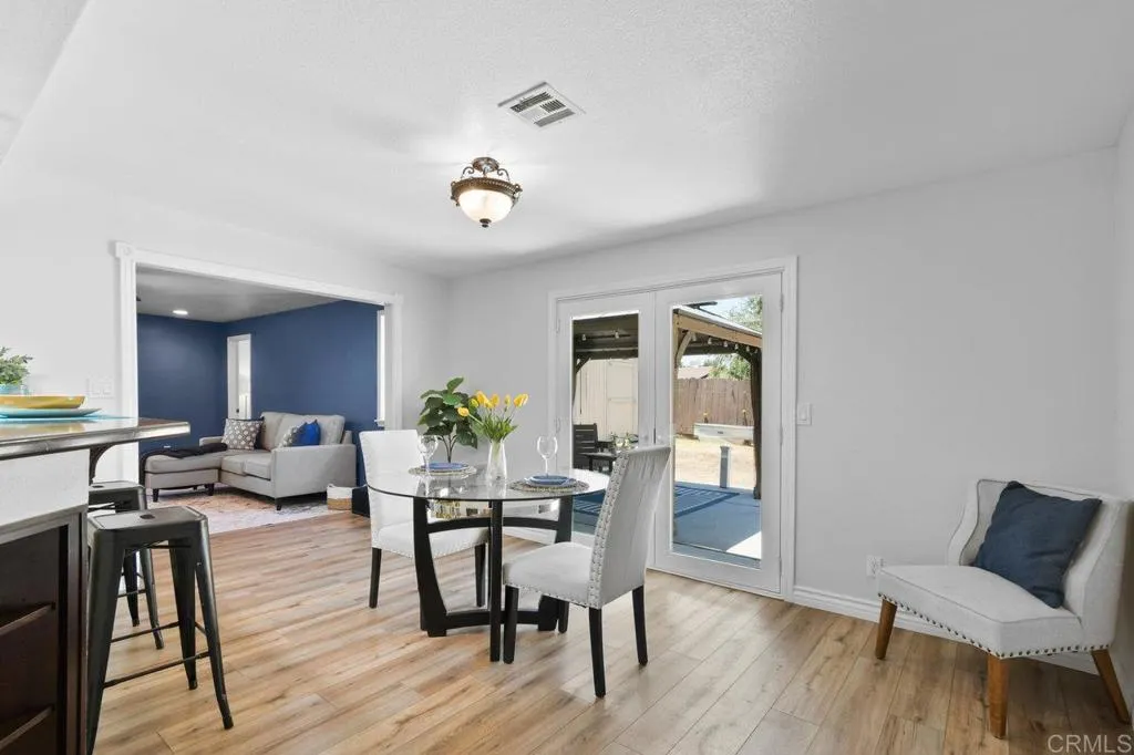 https://cdn.realtyfeed.com/cdn/127/306490697/98ff4e90655bcfaea7adc01292bb5ff4.webp