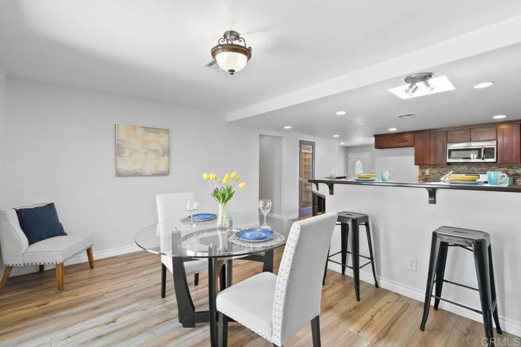 https://cdn.realtyfeed.com/cdn/127/306490697/ba43930f7b092507e884f9db2e4dd37c.webp
