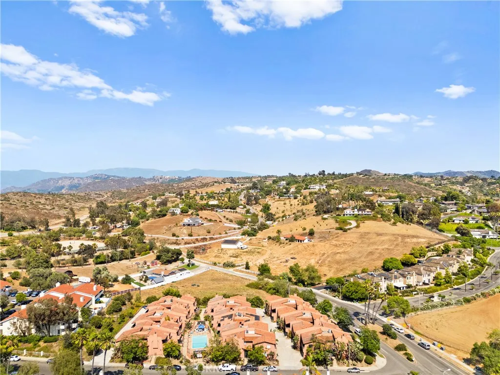 Photo #4: SW25156003 Listing 
