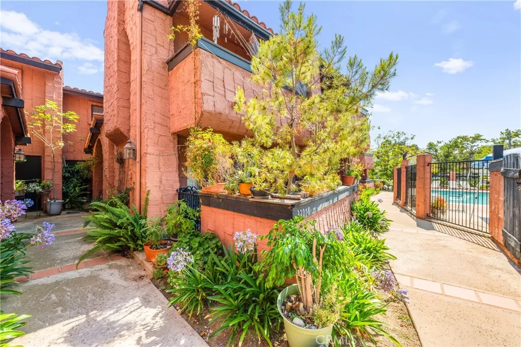 Photo #9: SW25156003 Listing: Photo #9