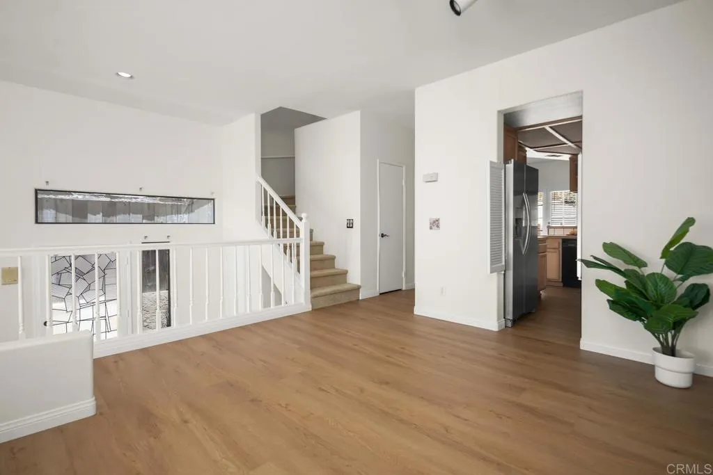 https://cdn.realtyfeed.com/cdn/127/306490807/81f9ae3a6d09c2c5482b5de432f9bb71.webp