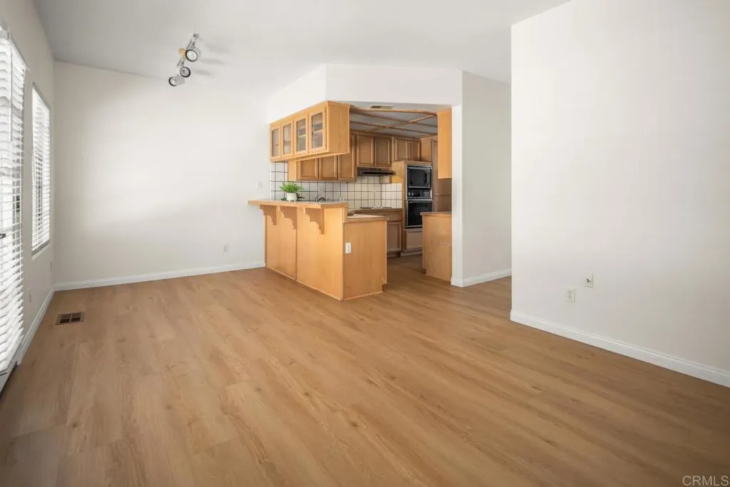 https://cdn.realtyfeed.com/cdn/127/306490807/9990bc0919f84b93087f20d04bd01f15.webp