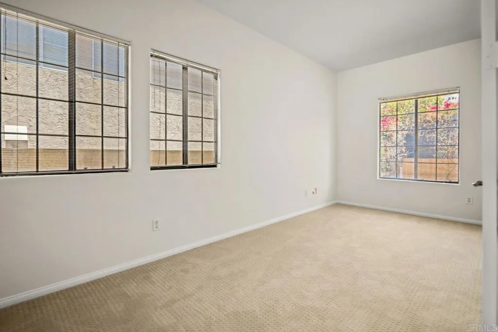 https://cdn.realtyfeed.com/cdn/127/306490807/a5ecae718694571a78ba3413f2ad0ef3.webp