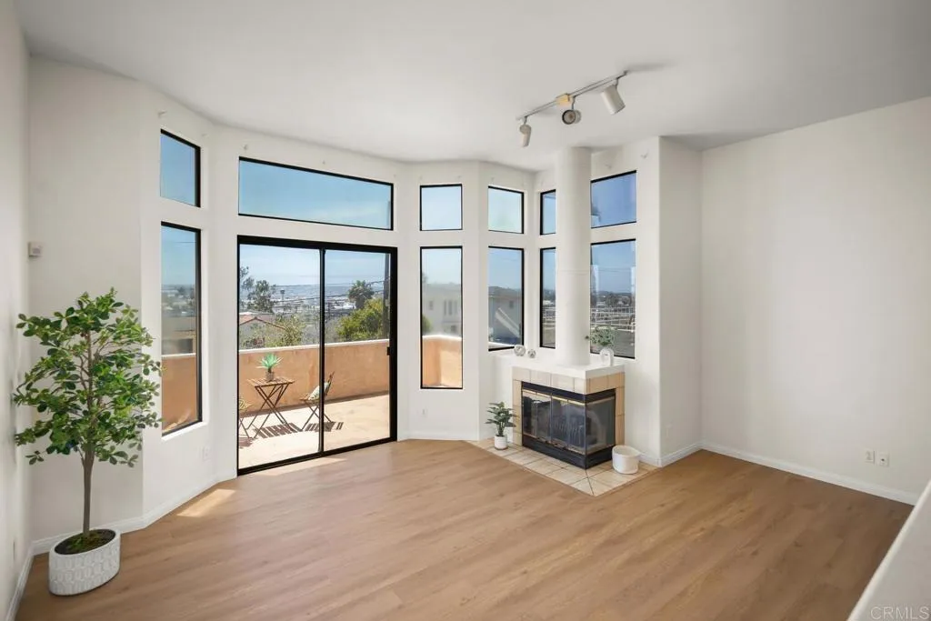 https://cdn.realtyfeed.com/cdn/127/306490807/ff3e48fe7f79a95c984e979e408d341d.webp