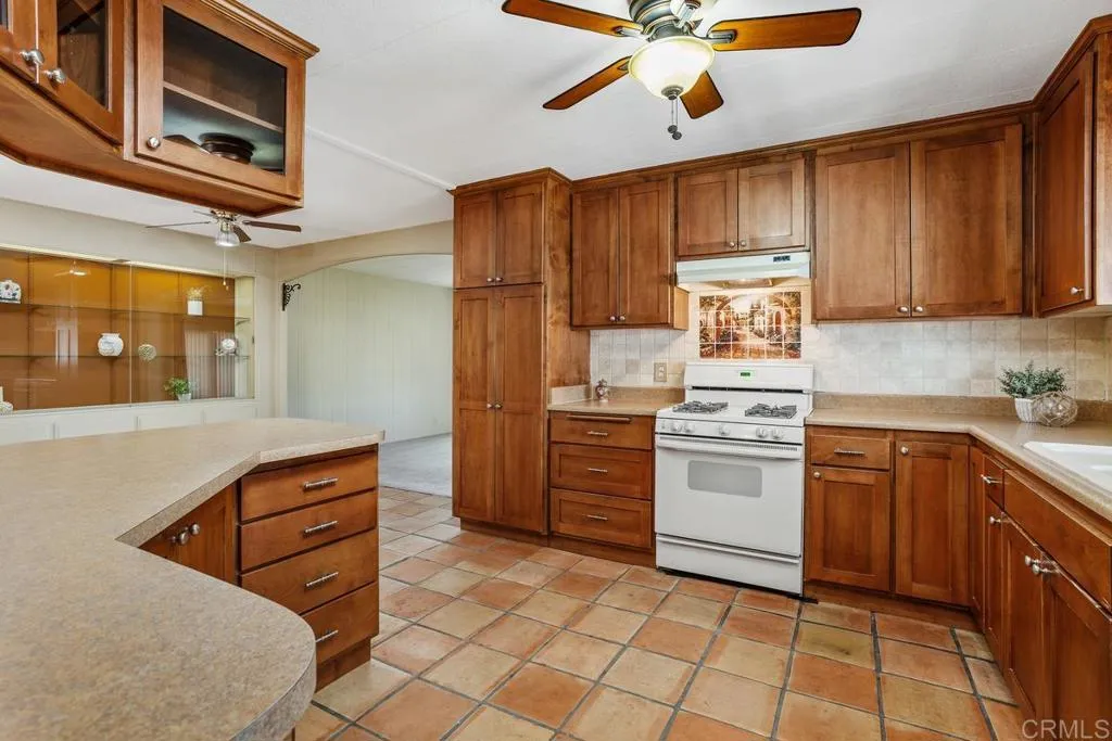 https://cdn.realtyfeed.com/cdn/127/306490822/a43be2de60645e0cbc5ee5f2d82a7c5f.webp