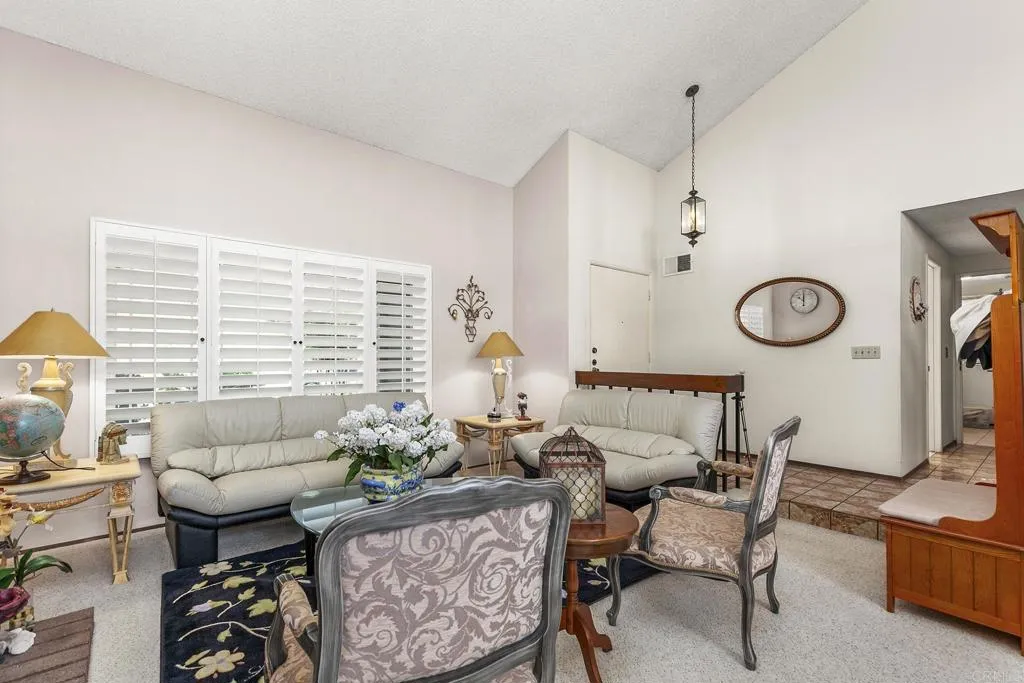 https://cdn.realtyfeed.com/cdn/127/306490831/8e1ee1cc17d6b89fa6b4e032a96d78d5.webp