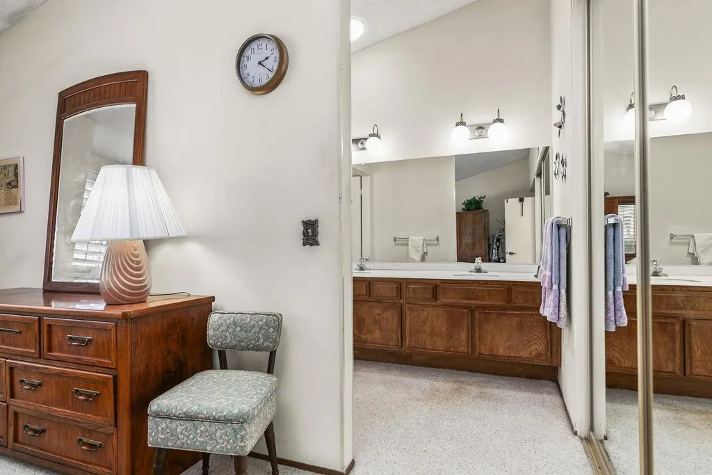 https://cdn.realtyfeed.com/cdn/127/306490831/ec2427f554e5203718c35f9d08c52f12.webp