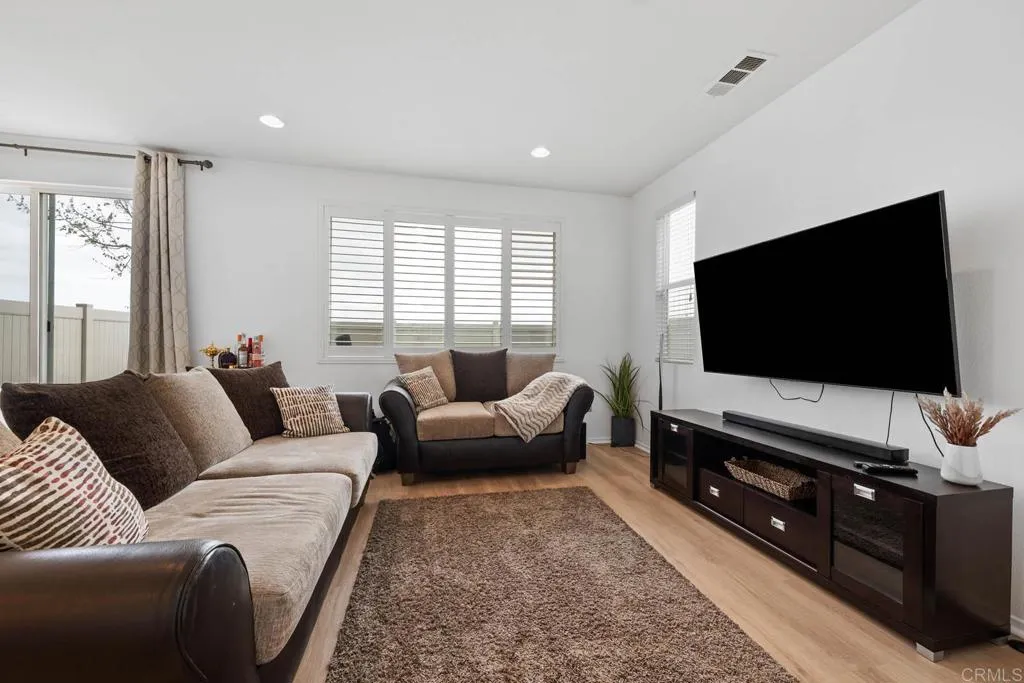 Photo #2: PTP2505280 Listing 