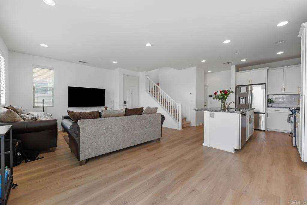 MLS: PTP2505280 Condo For Sale