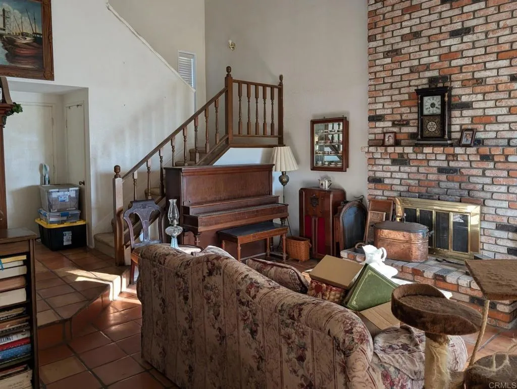 https://cdn.realtyfeed.com/cdn/127/306490919/7bc7ba5b8db400cddf5f6a22d853d412.webp