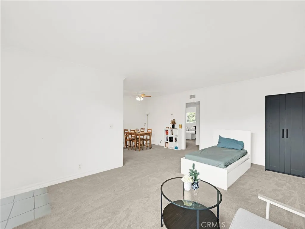 525 S Shelton Street Unit 205, Burbank, CA 91506 - Photo 5 of 25, Burbank, CA