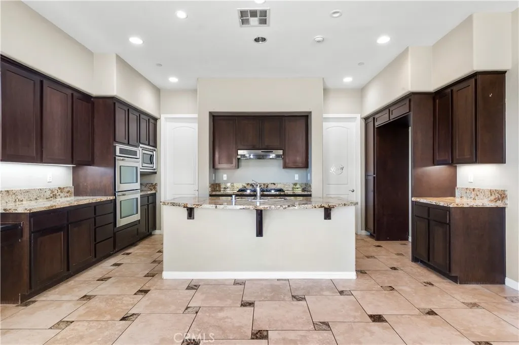 https://cdn.realtyfeed.com/cdn/127/306490980/38adbd1ecf859f2e49187d158297f758.webp