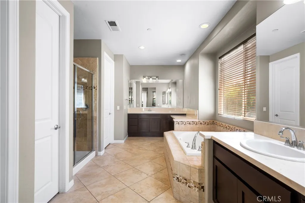 https://cdn.realtyfeed.com/cdn/127/306490980/564bd7001bcb798f10b8534bece2d9ab.webp