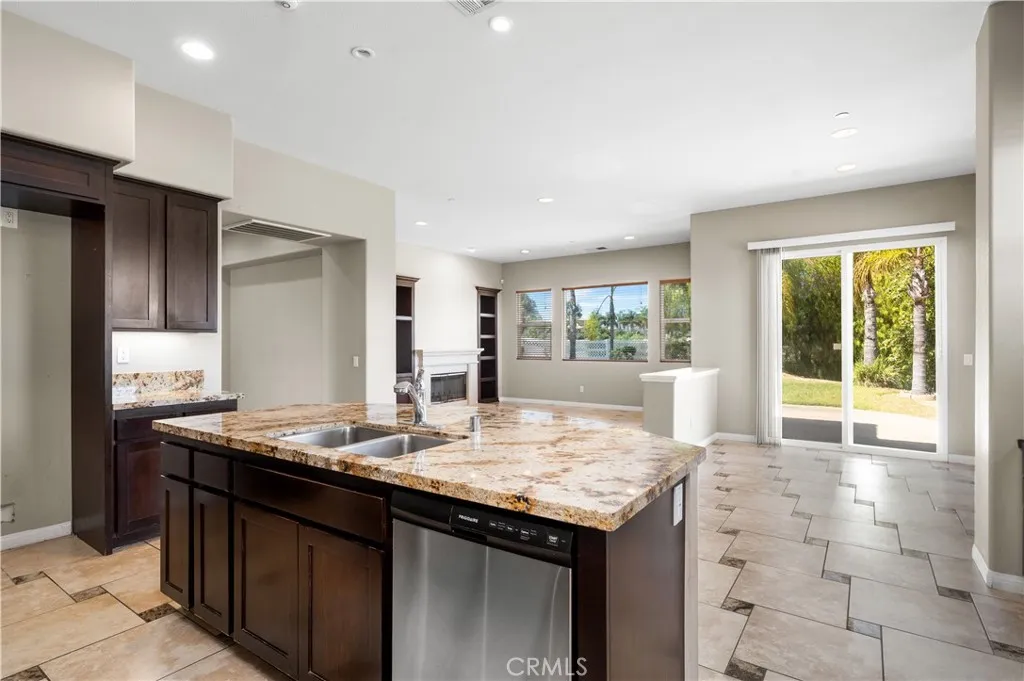 https://cdn.realtyfeed.com/cdn/127/306490980/986bfc3f44eb372f8171482c5474c4f8.webp