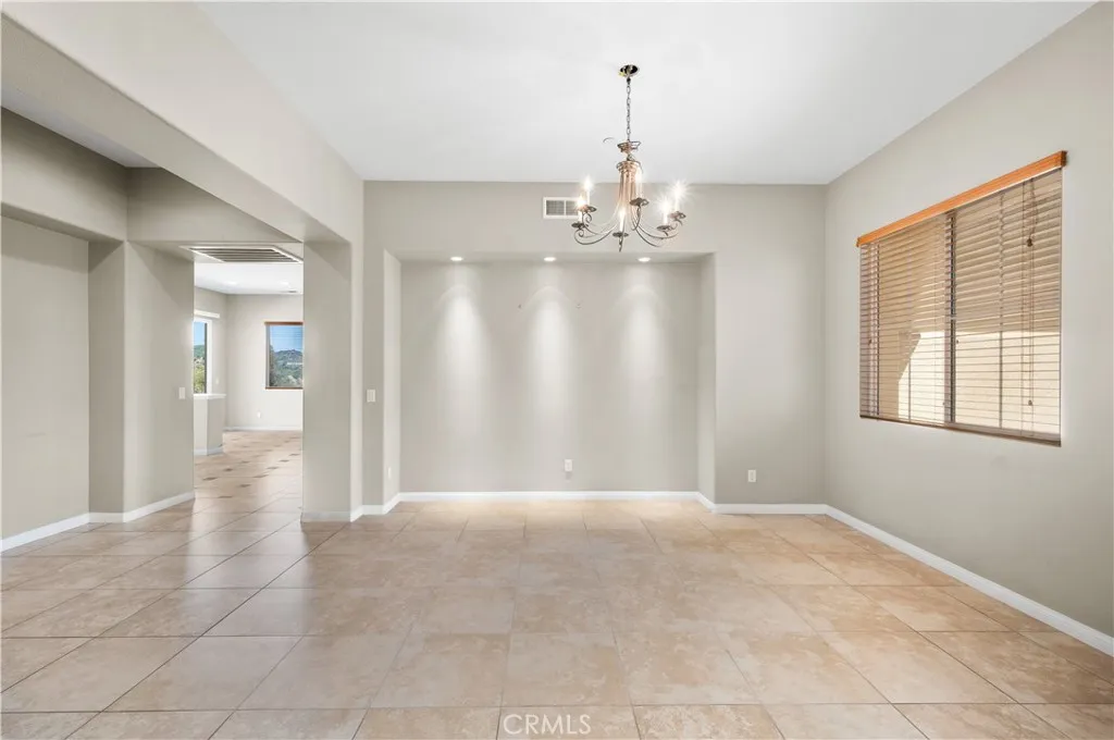 https://cdn.realtyfeed.com/cdn/127/306490980/ad3f5aba07ce28c3dc9f4e8e8e10d7ae.webp