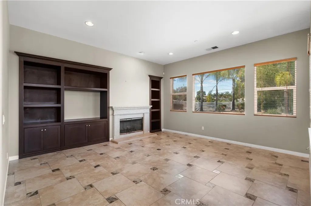 https://cdn.realtyfeed.com/cdn/127/306490980/f310b6ba217fd0687869189ea511eb09.webp
